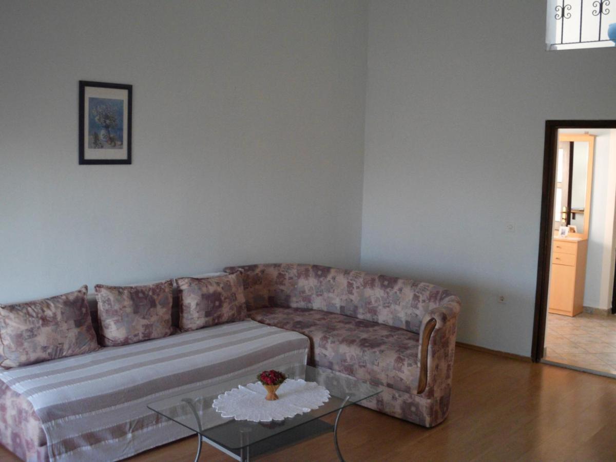 Apartments With A Parking Space Pinezici, Krk - 15269 Vrh  Exterior foto